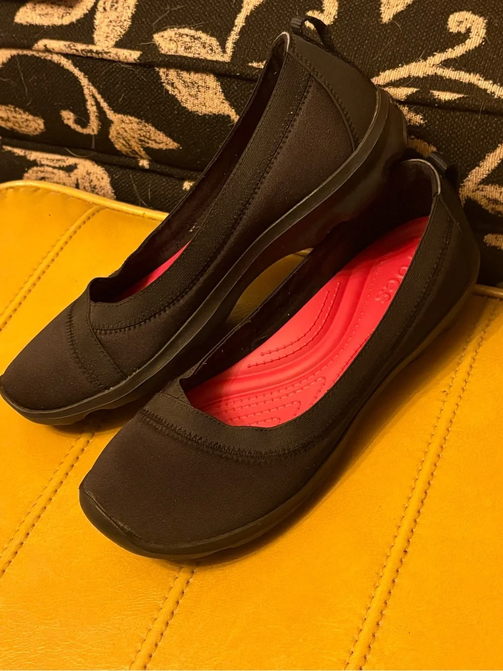 CROCS Busy Day Flats